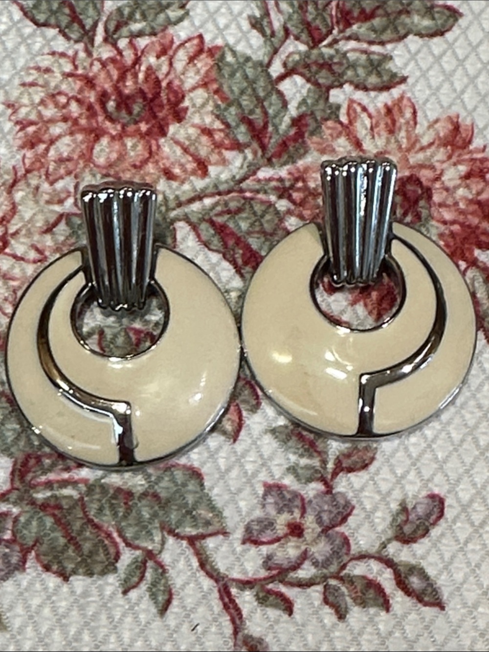 Avon pierced Cream and Silver Round Drop Earrings